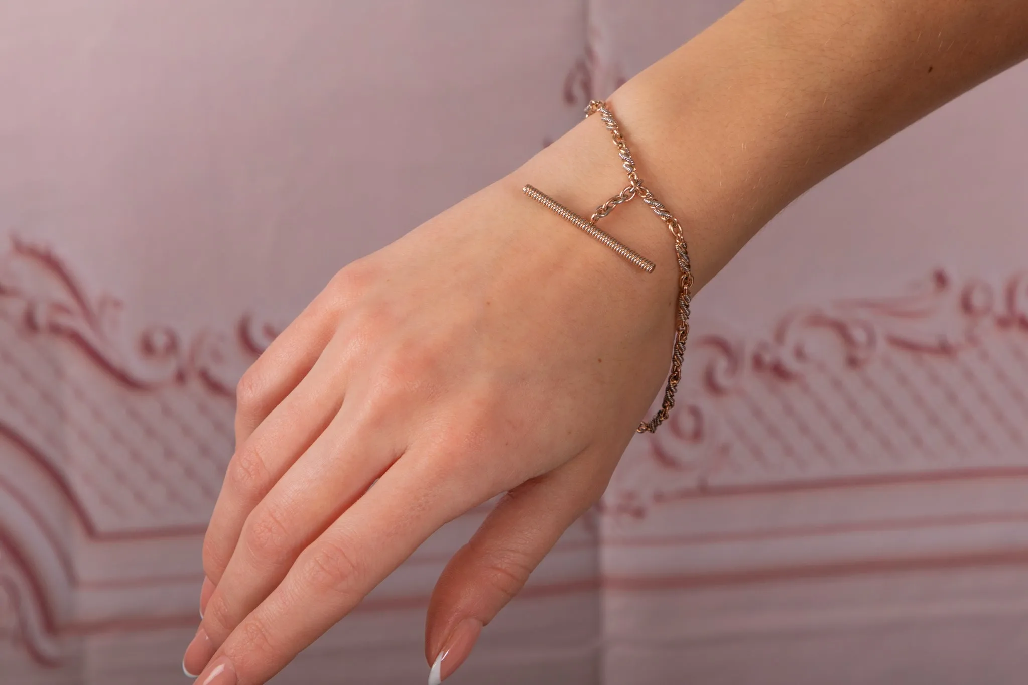 8.5" Antique Platinum & 15ct Gold T-bar Bracelet, 18.3g