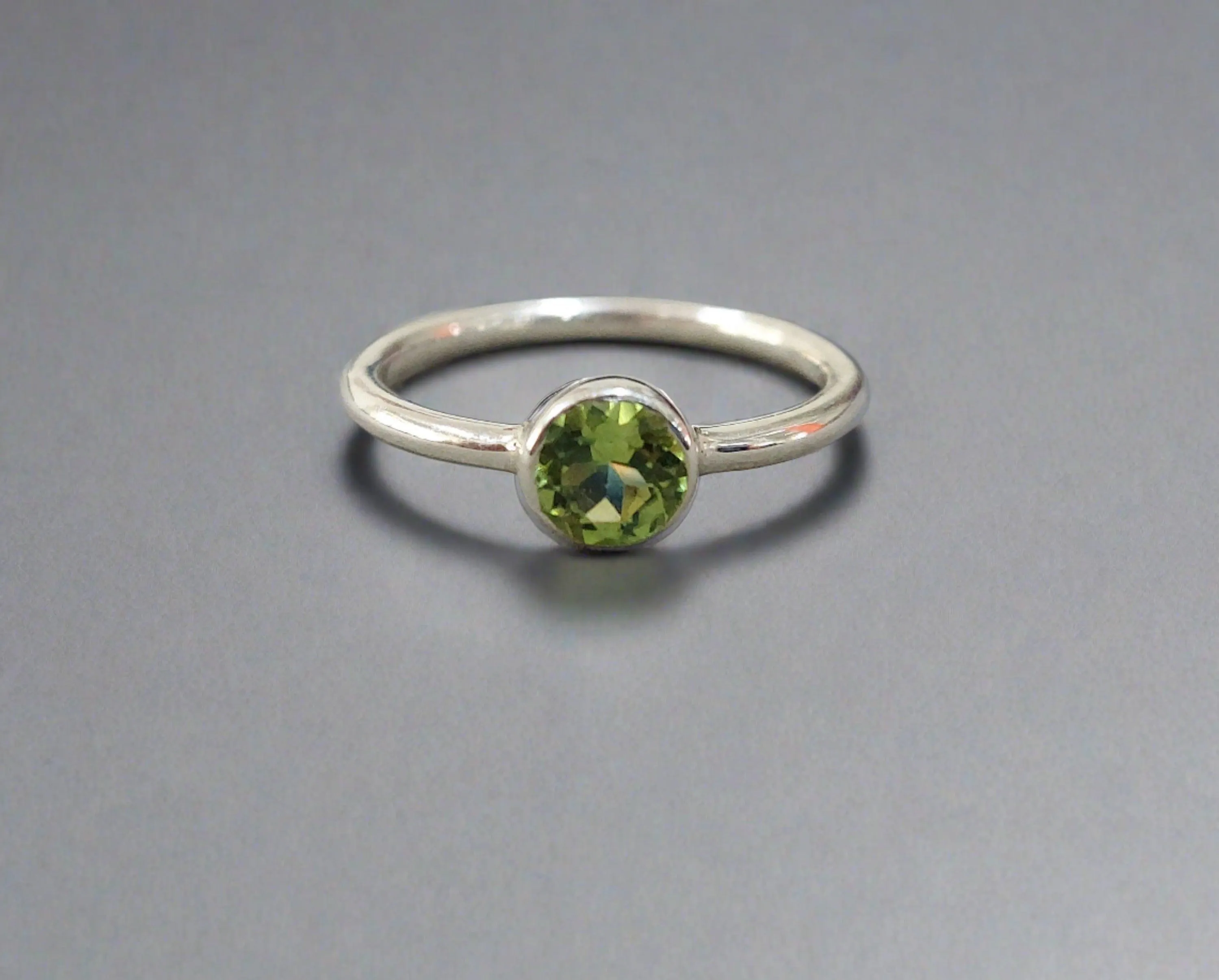 925 Silver Green Peridot Ring