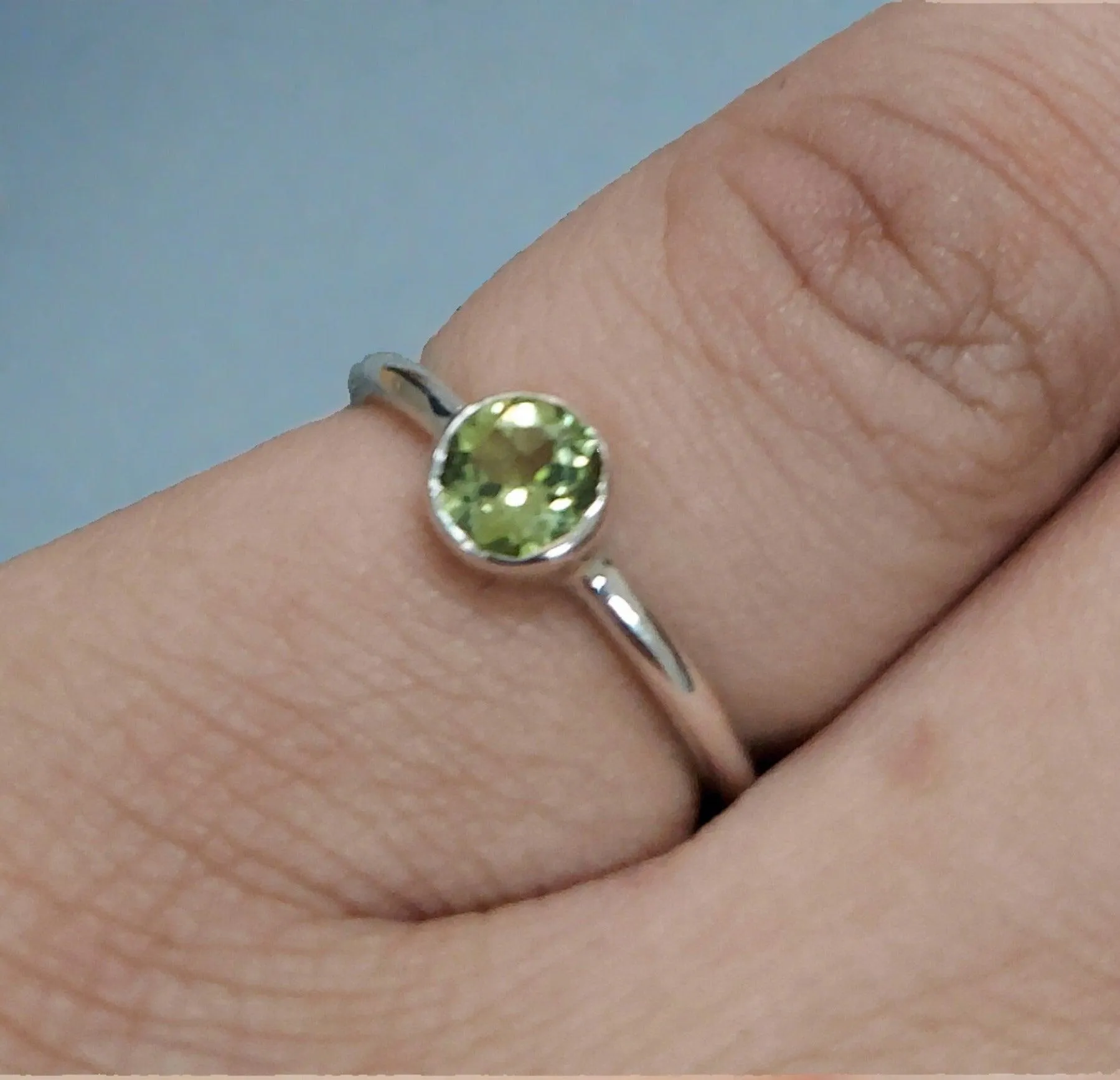 925 Silver Green Peridot Ring