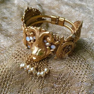 Askew London Braceket Handmade Gold Plated Dolphin Pearl