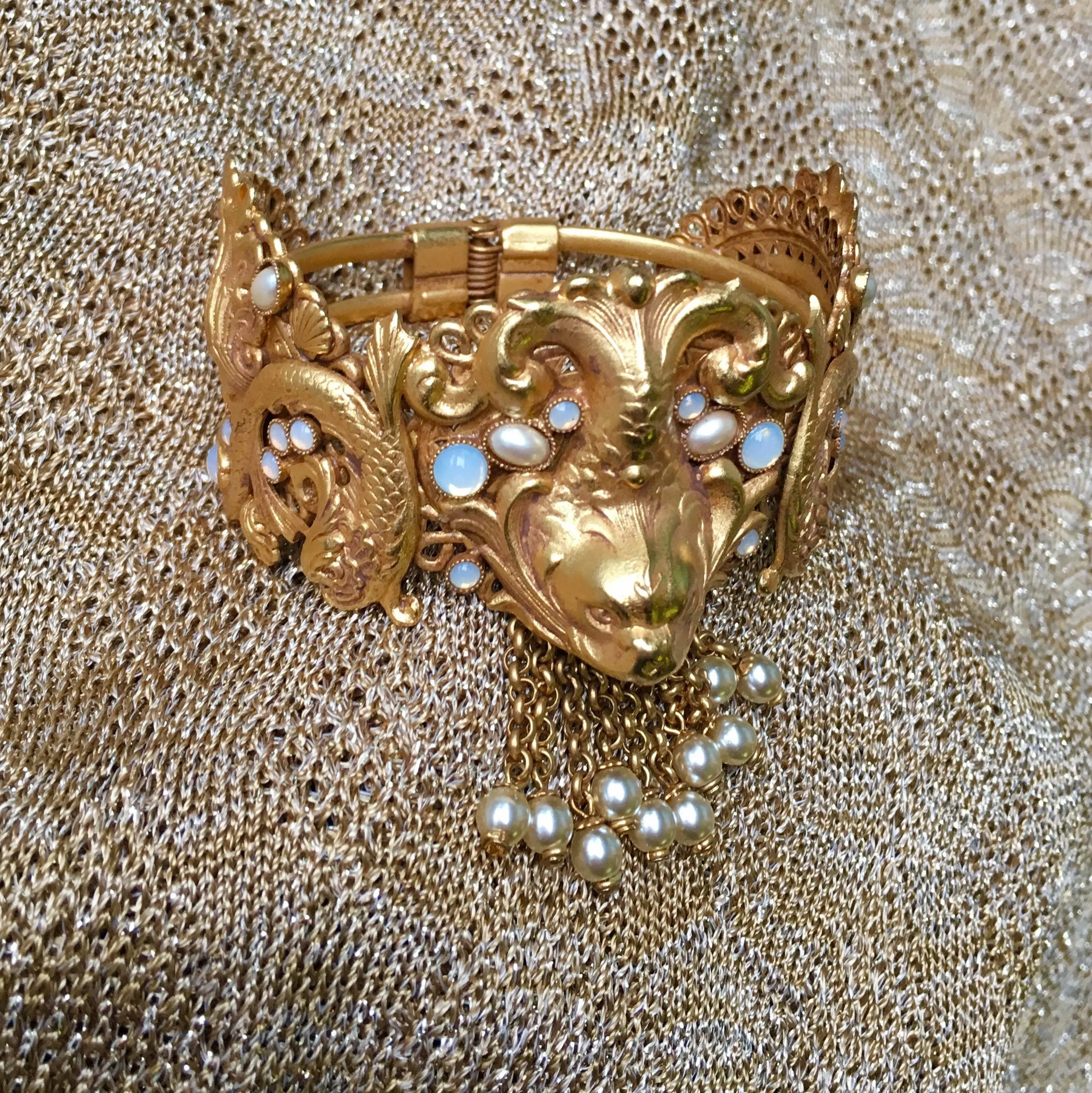 Askew London Braceket Handmade Gold Plated Dolphin Pearl