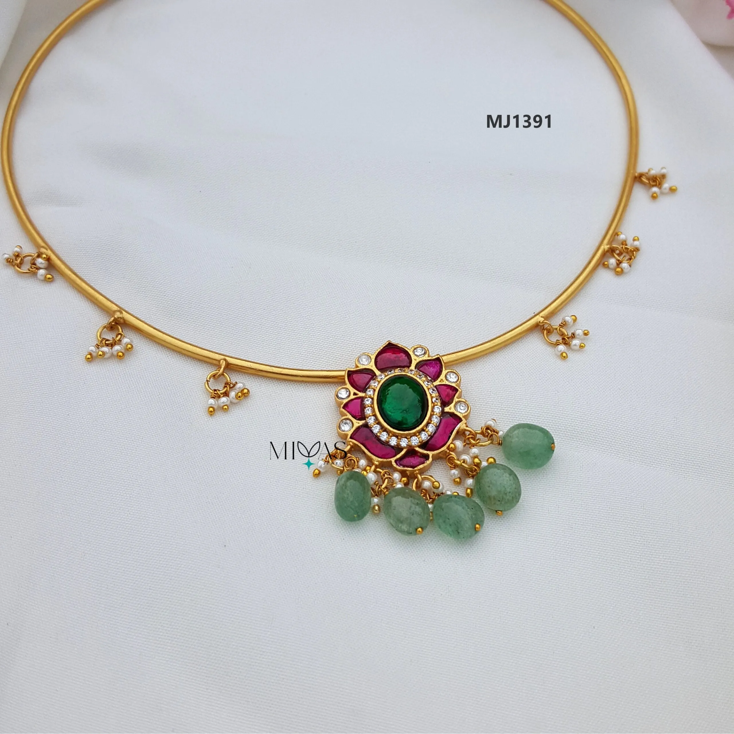 Eye Pleasing Design Kundan Jadau Hasli Necklace