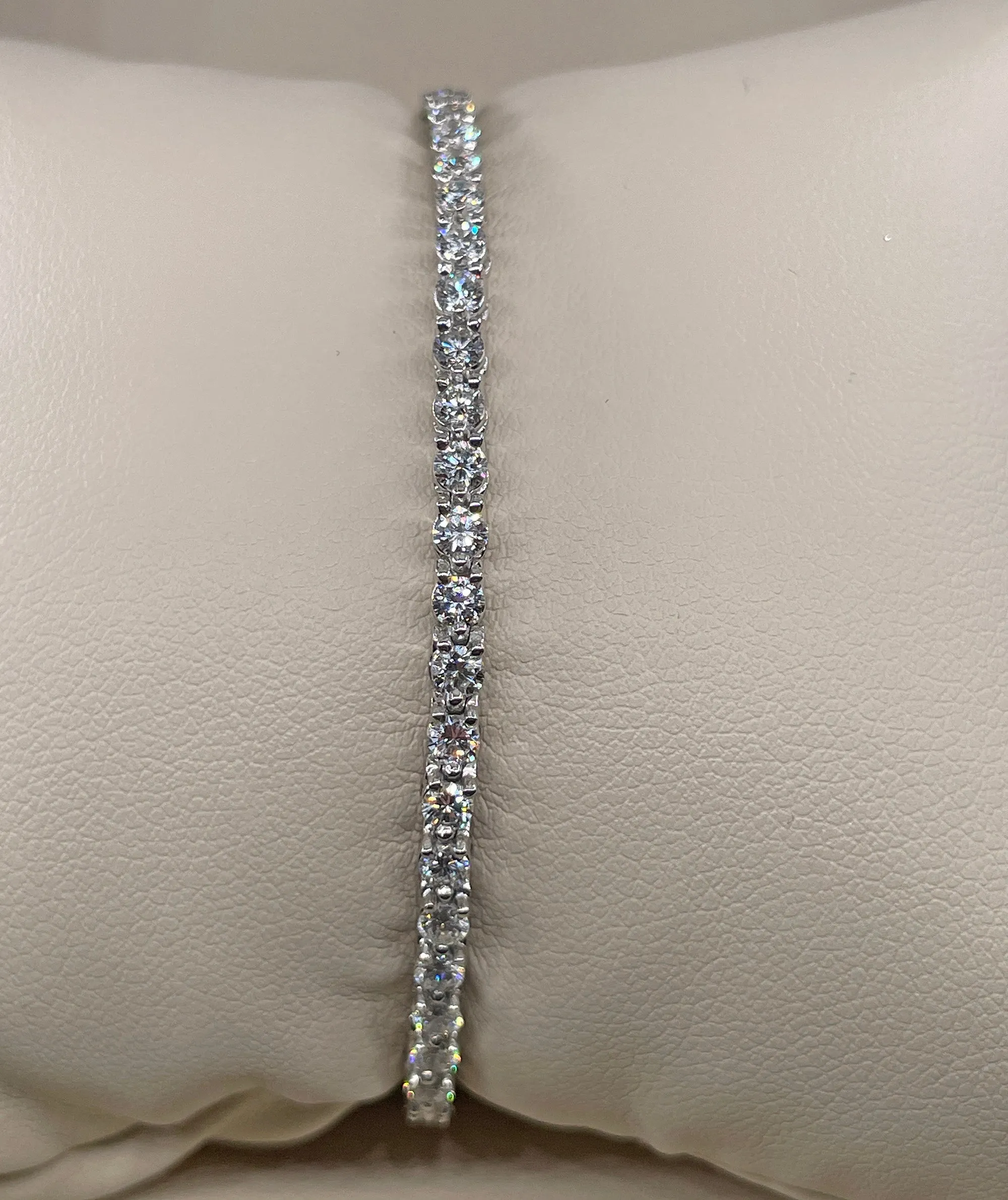 Fine 2.75 Carat Natural Round Diamond Tennis Line Platinum 3 Prong Bracelet