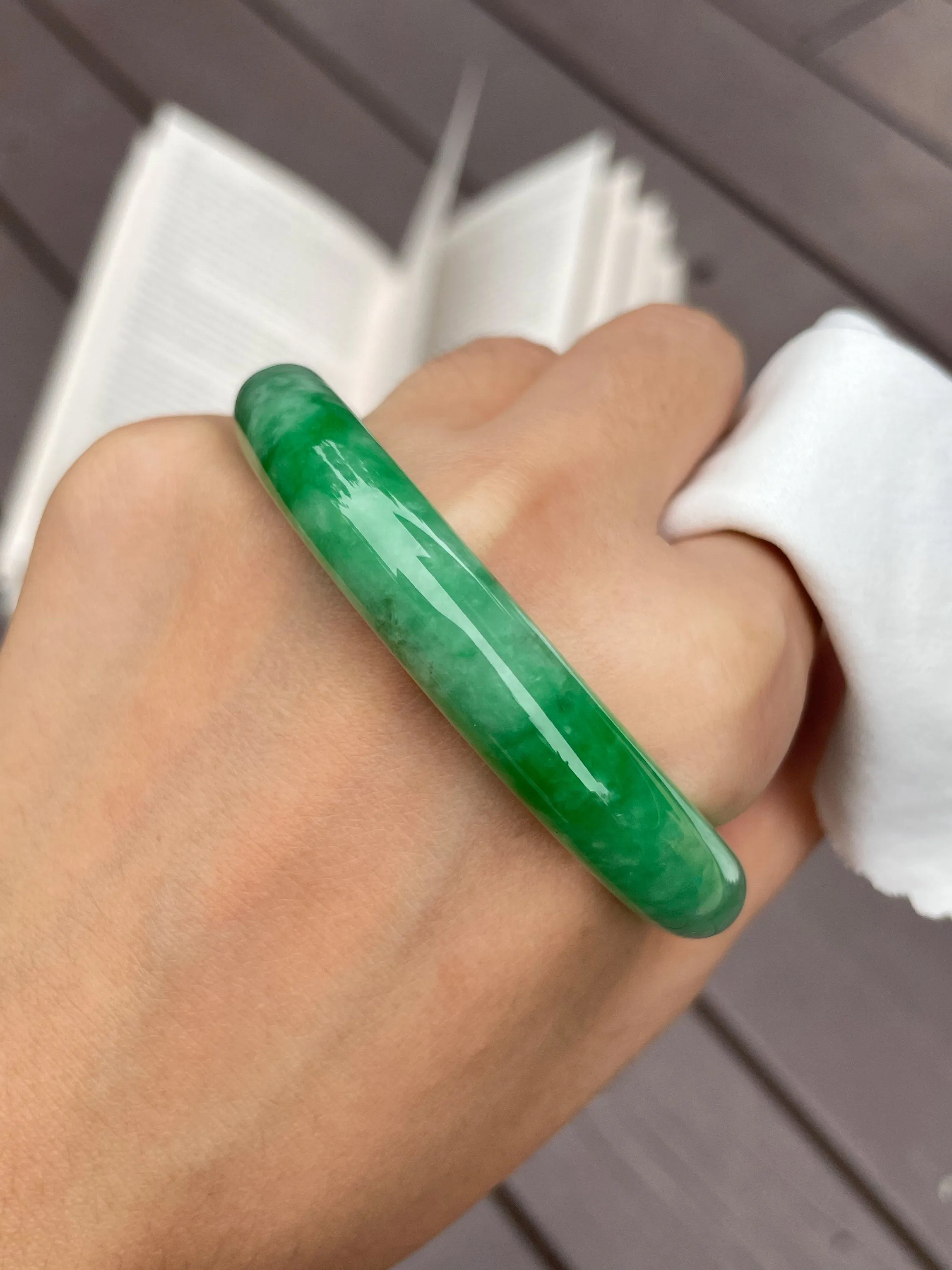 Green Jadeite Bangle | 53mm (NJBA001)