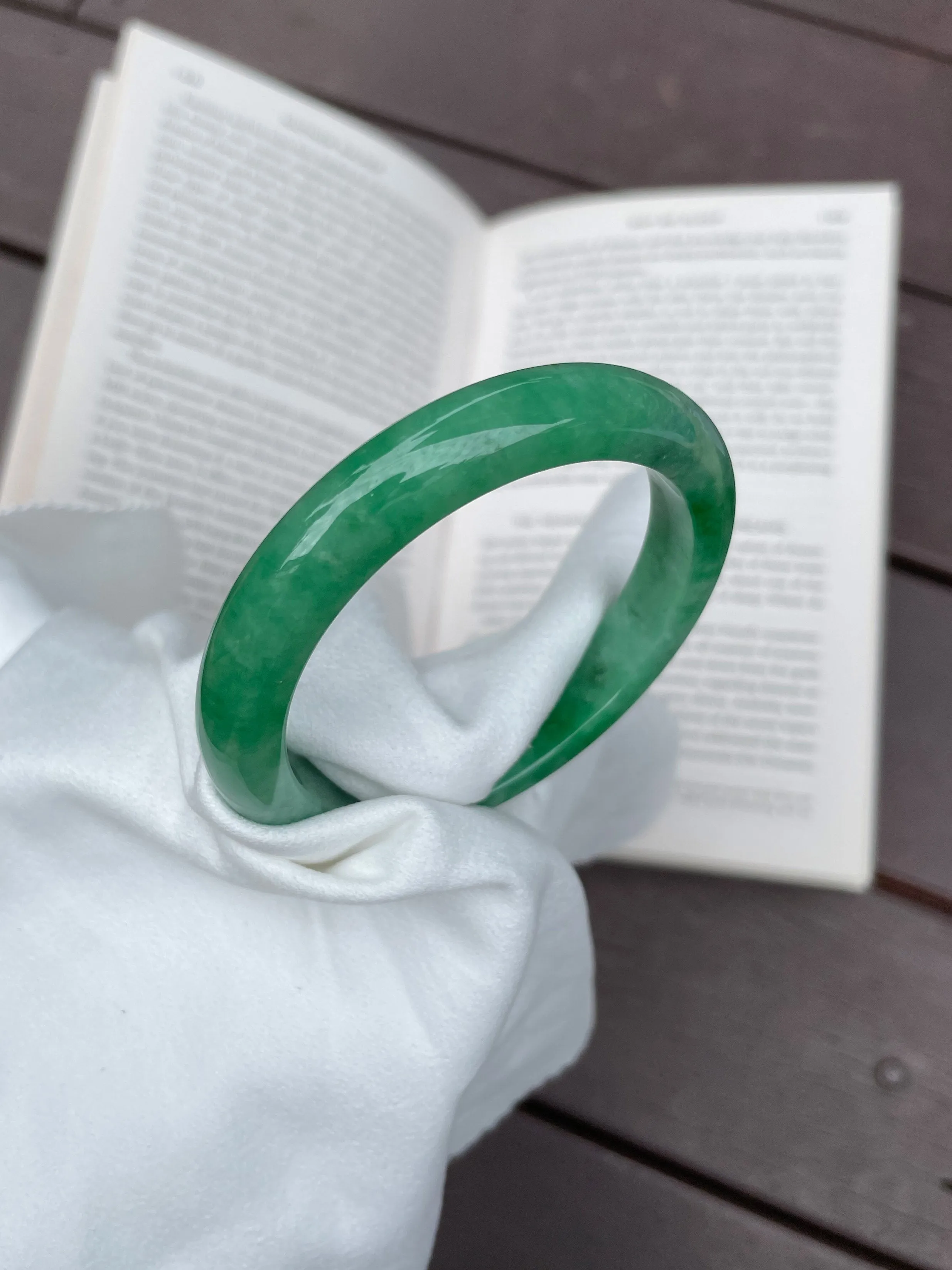 Green Jadeite Bangle | 53mm (NJBA001)