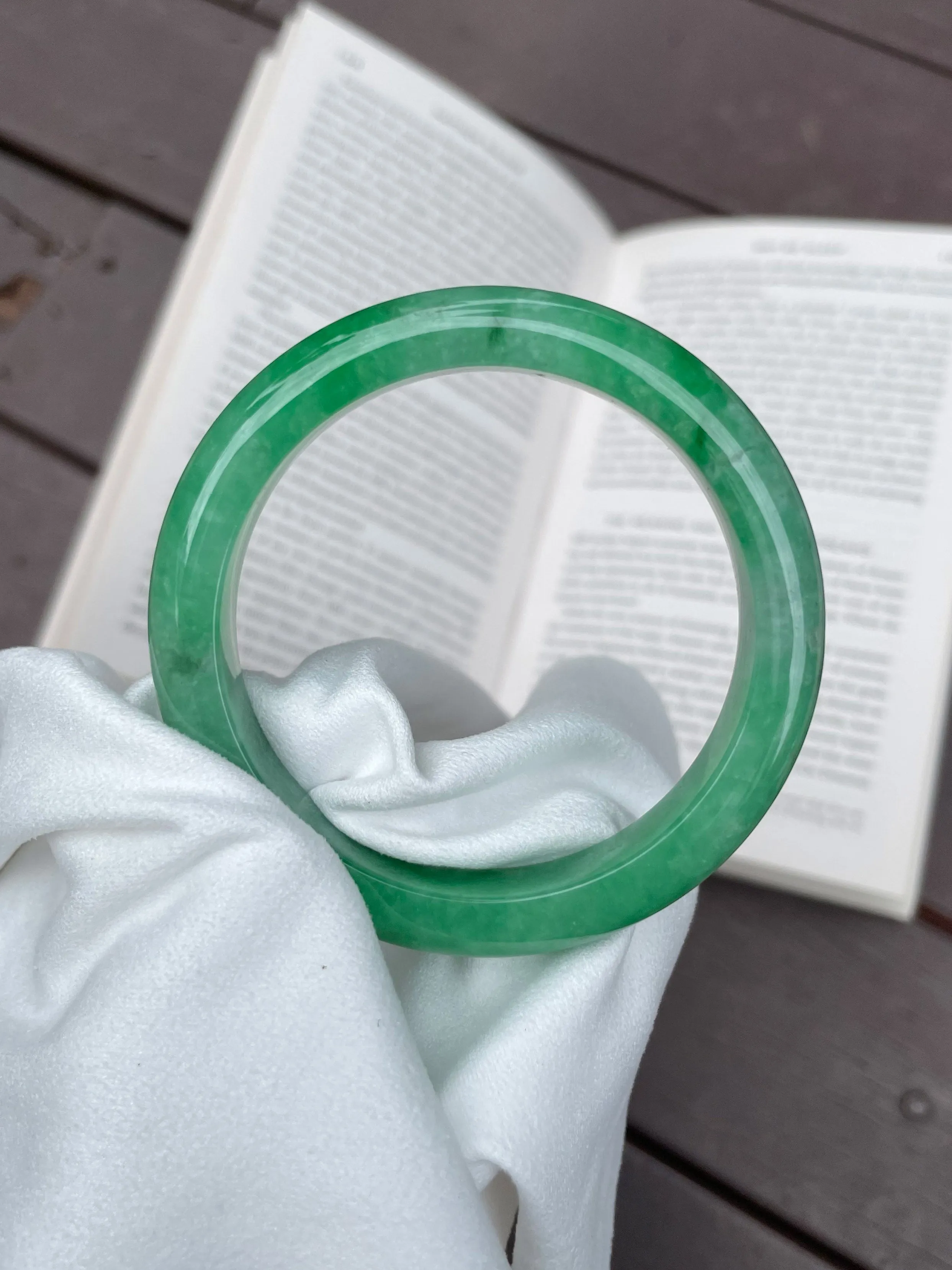Green Jadeite Bangle | 53mm (NJBA001)