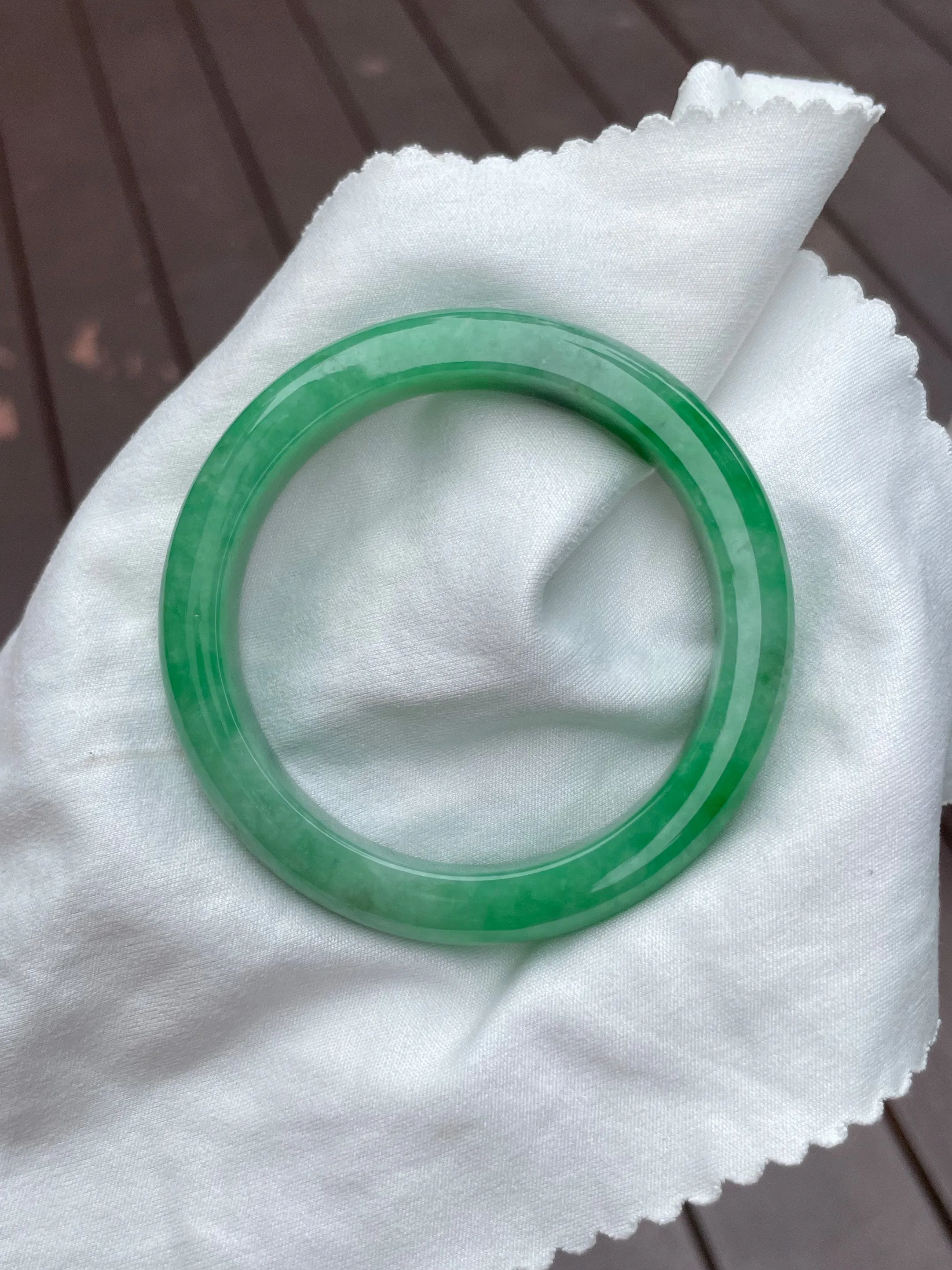 Green Jadeite Bangle | 53mm (NJBA001)