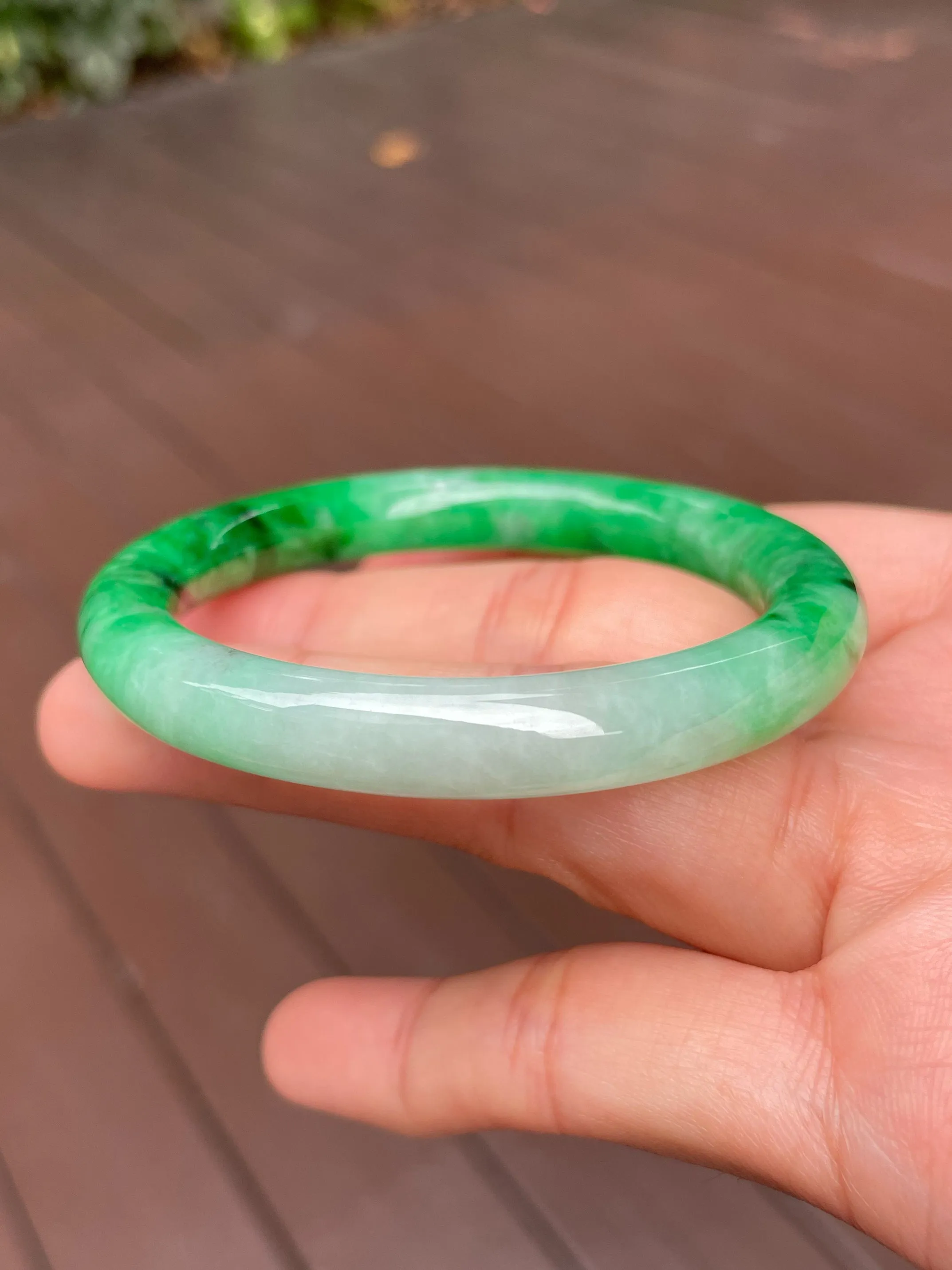 Green Jadeite Bangle | 53mm (NJBA121)