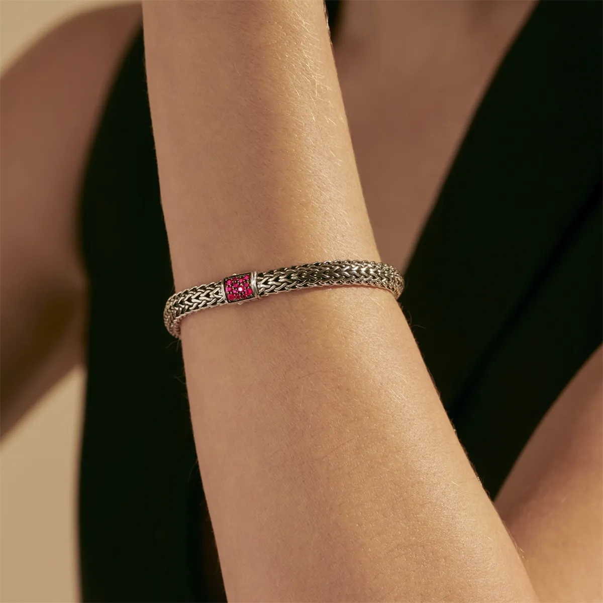 John Hardy Classic Chain Sterling Silver Small Reversible 6.5mm Bracelet with Black Sapphire & Ruby