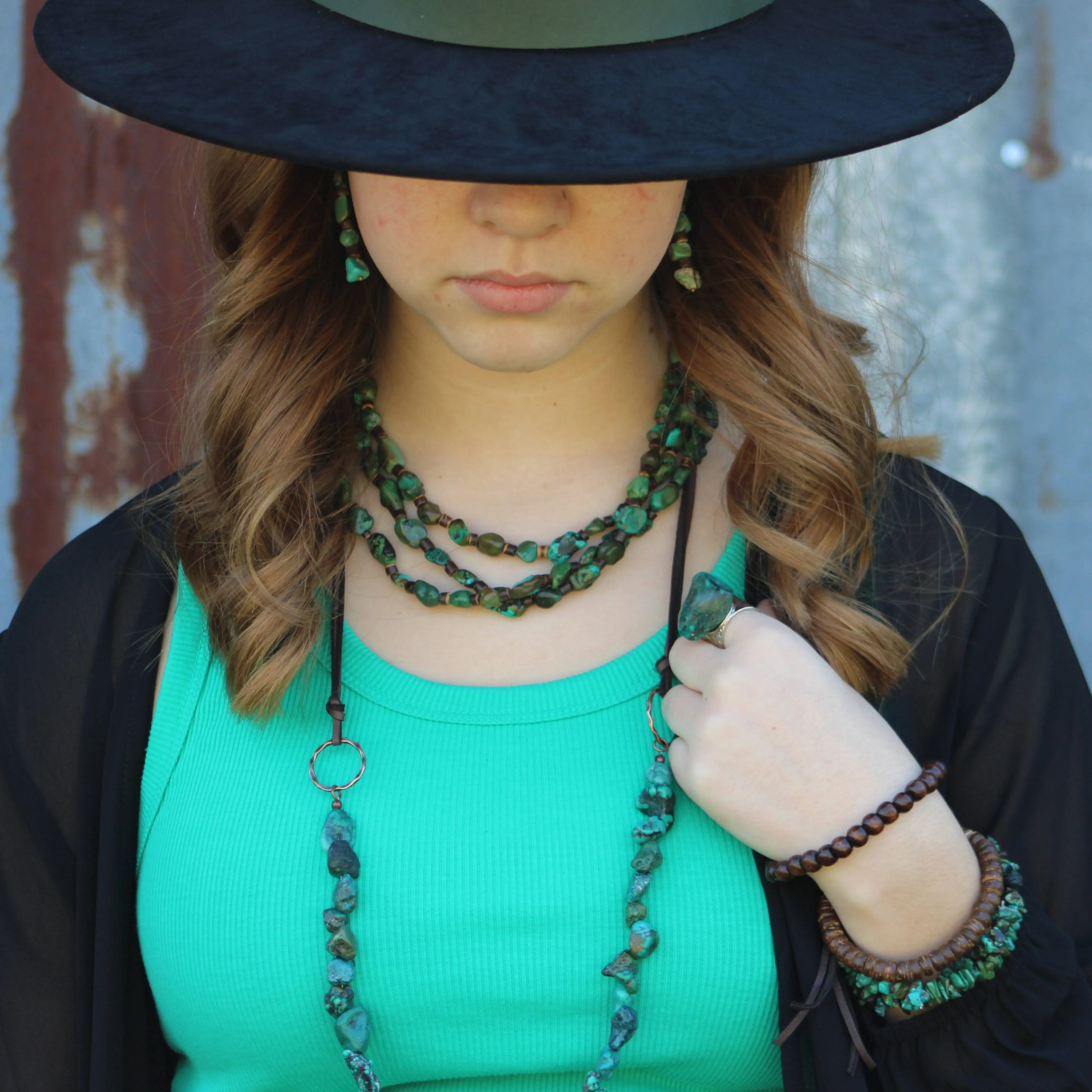 Natural Turquoise Stretch Bracelet w/ Feather 809k