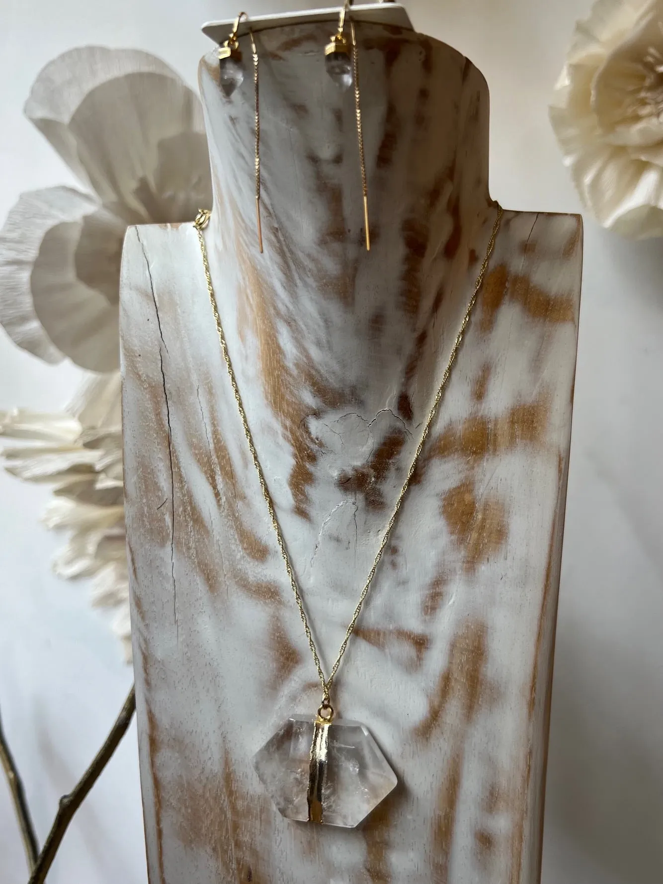 Elegant Nuance Quartz Point Jewelry Set with Necklace and Earrings