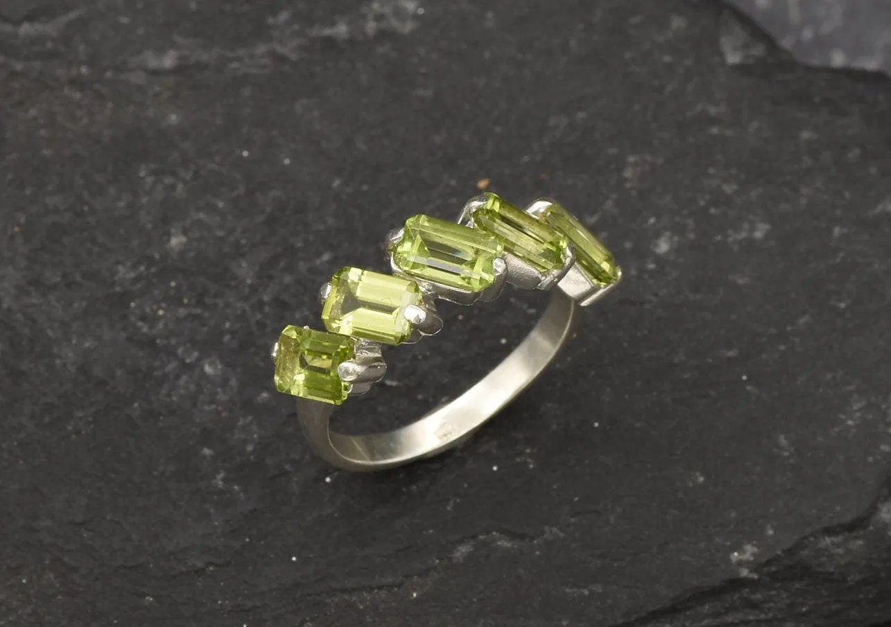 Peridot Baguette Ring - Green Gemstone Ring - August Birthstone Ring