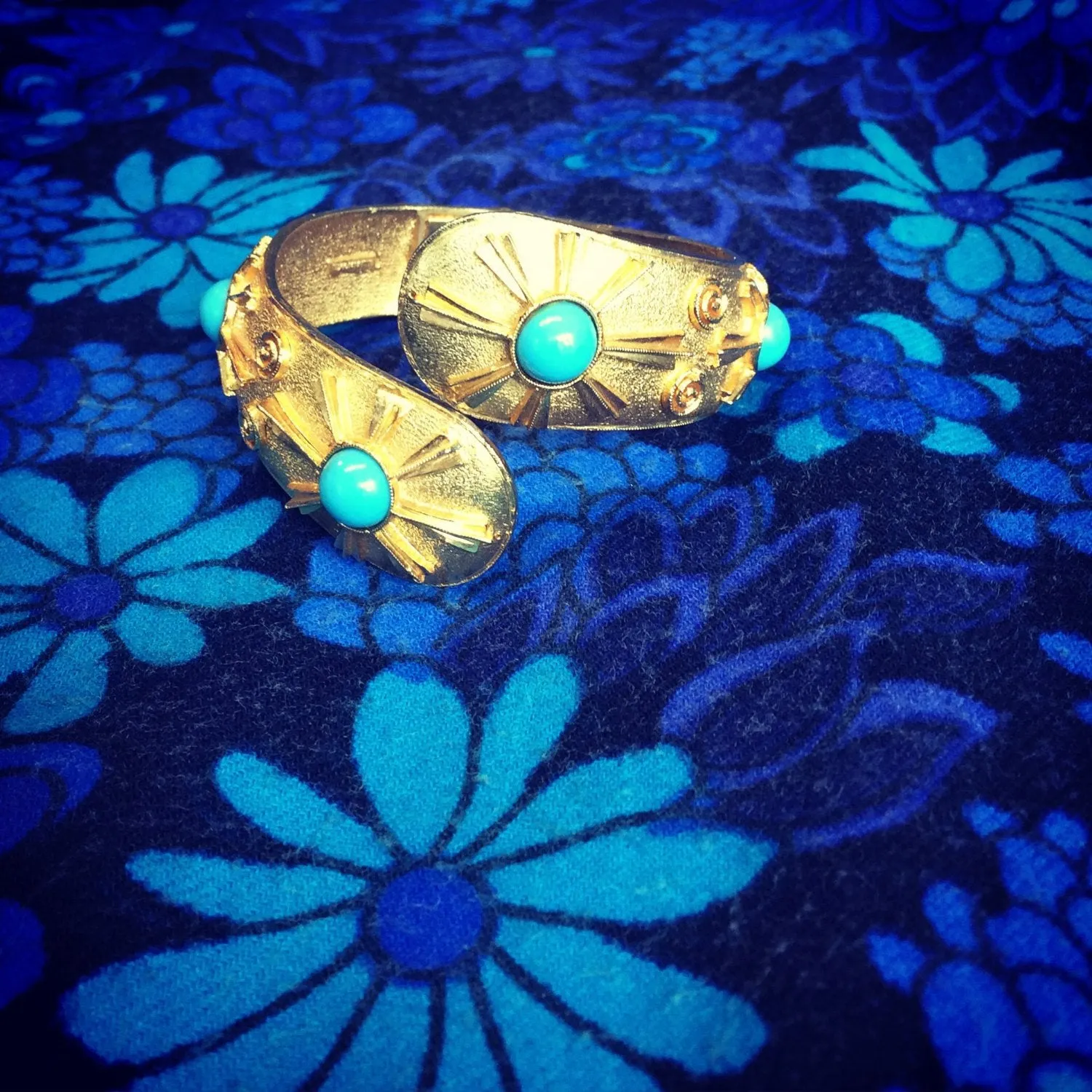 Vintage 70s turquoise clamper bracelet by Exquisite
