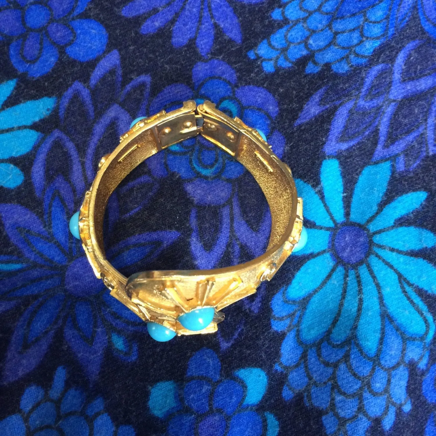 Vintage 70s turquoise clamper bracelet by Exquisite