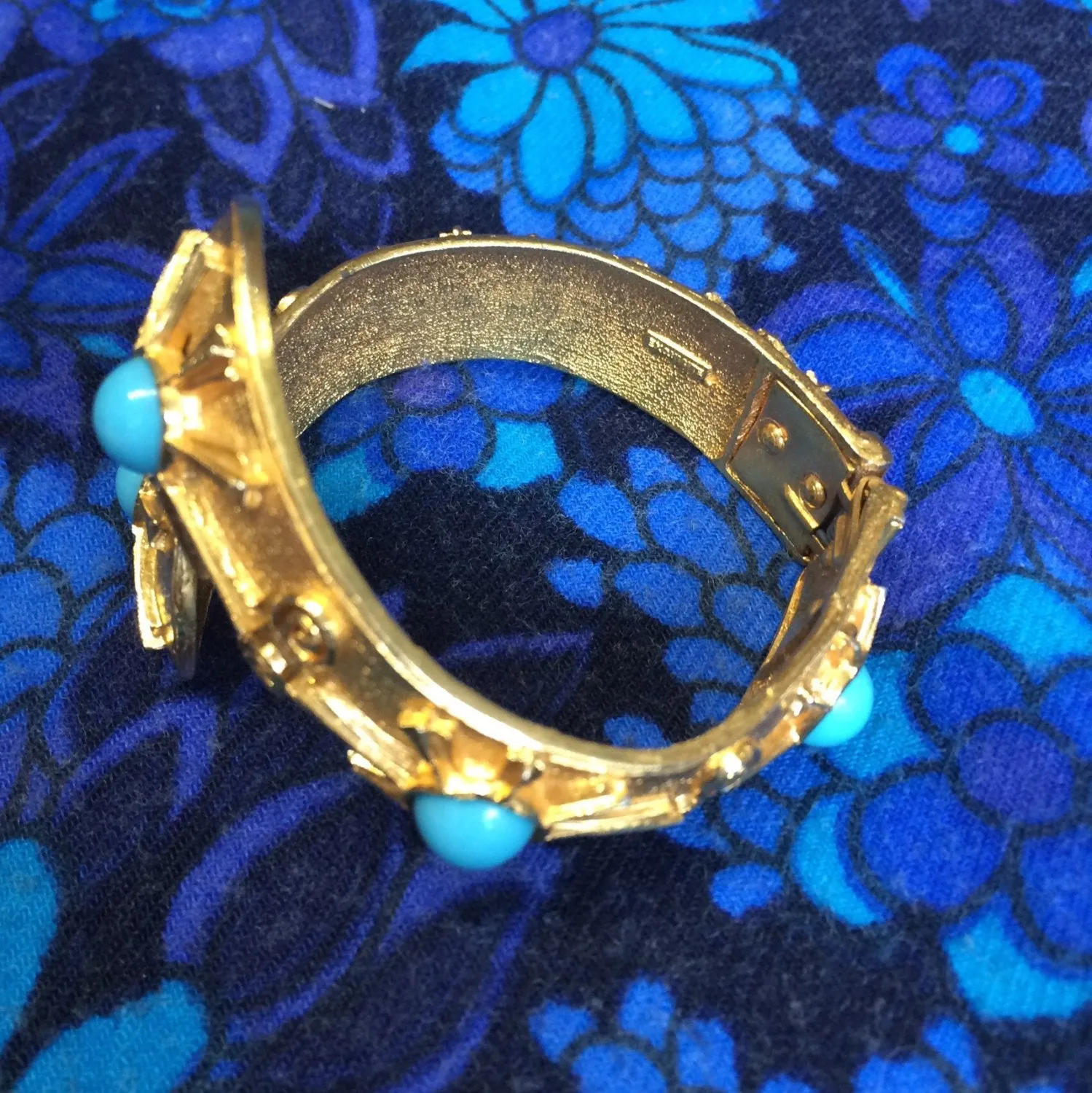 Vintage 70s turquoise clamper bracelet by Exquisite