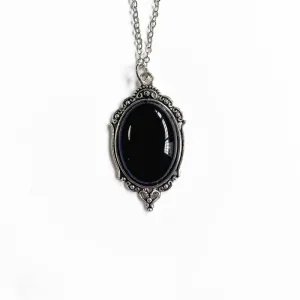 Vintage Style Oval Quartz Cameo Necklace